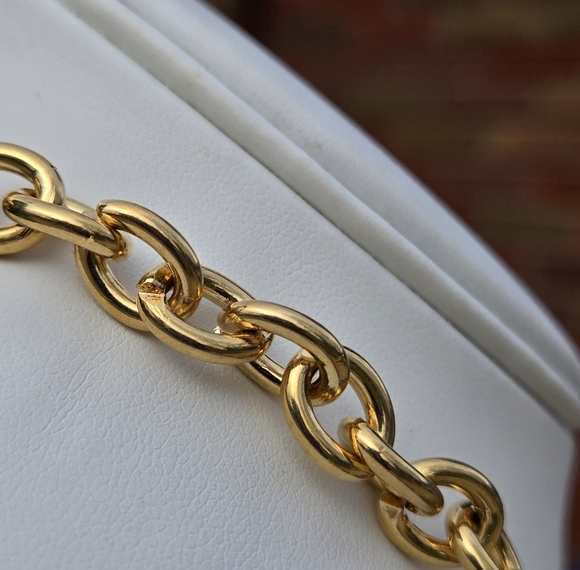 Bebe Gold Tone Chain Necklace Amour Plate Necklace NWT - Picture 10 of 16